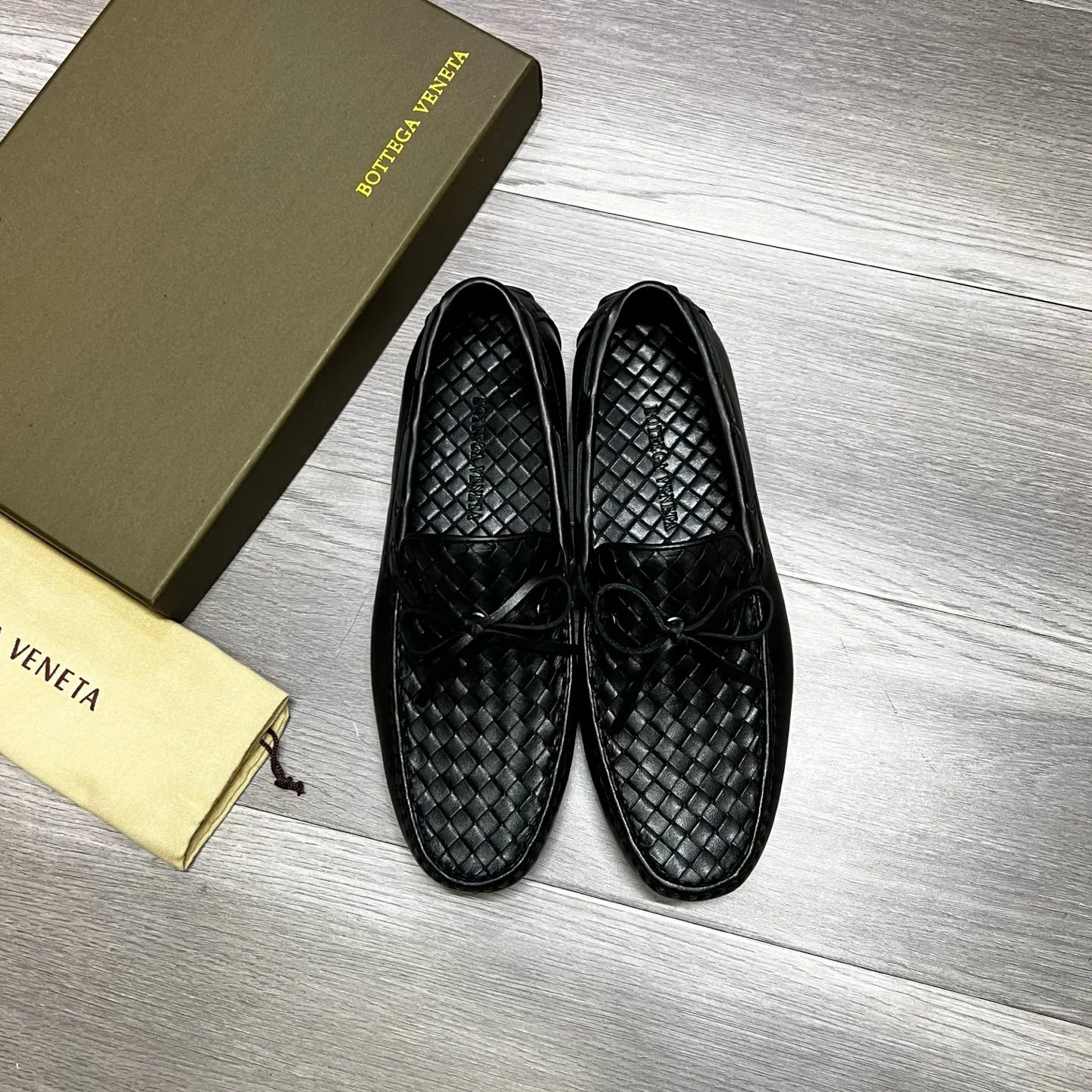 Factory price 480 BV 〰️Purely handmade classic men's beanie shoes👉👉driving shoes, slip-on shoes, made of imported cowhide from Italy, 💕water-dyed cowhide lining, 🔊original outsole, waterproof platform design, comfortable on the feet. Good choice for traveling and driving, single color available, code number: 38-44, (45 can be customized)